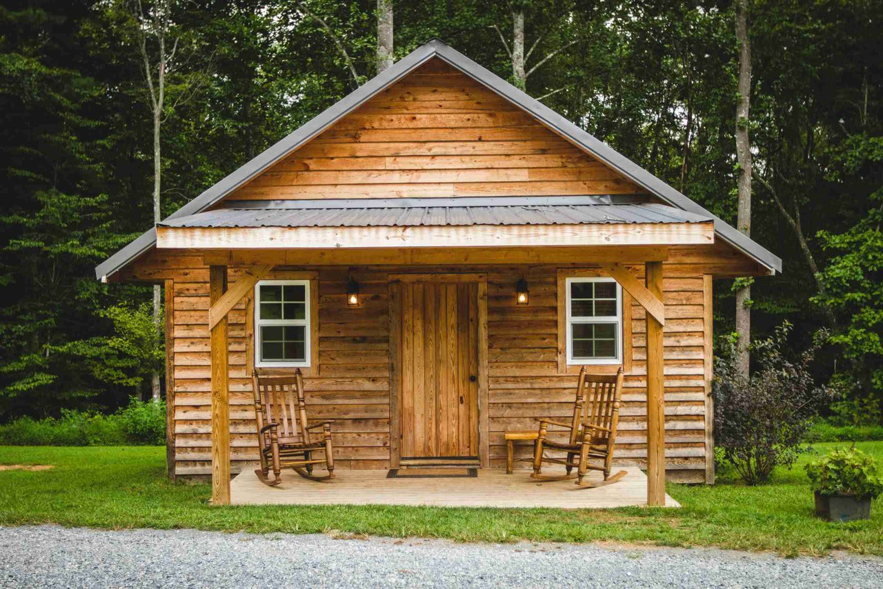 How to Live Off The Grid With No Money