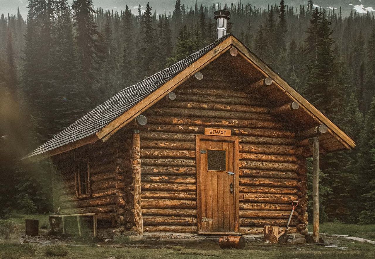 How To Live Off The Grid: 7 Things You Need to Live Off Grid